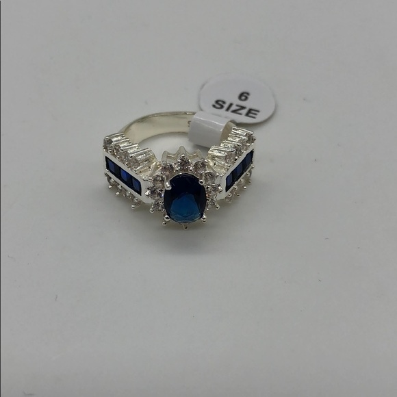 Fashion jewelry ring size 6 & 7 - Picture 2 of 3